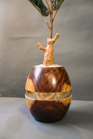 Golden Elegance: Handcrafted Wooden Pot for Sophisticated Home Décor