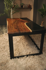 Live Edge Epoxy Coffee Table - A Fusion of Nature and Artistry